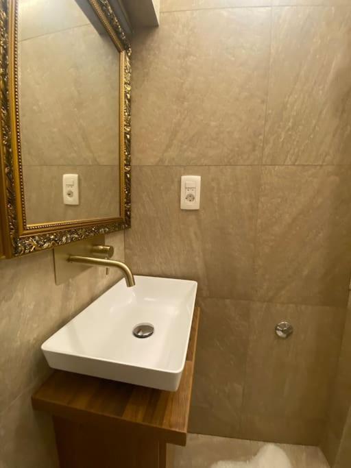 Apartment Diokletian's Golden Nest
