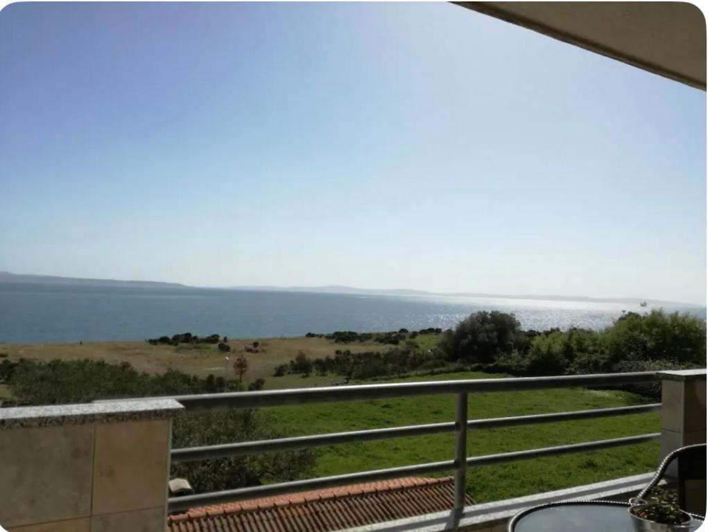 Lo- Sunny Sea View