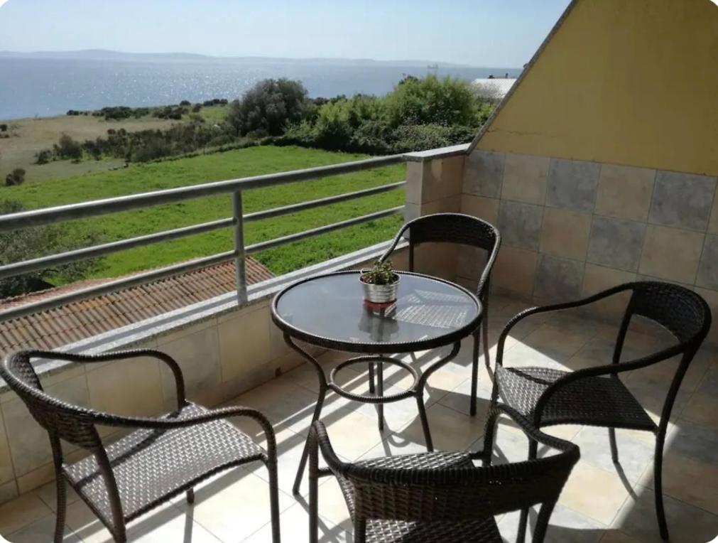 Lo- Sunny Sea View