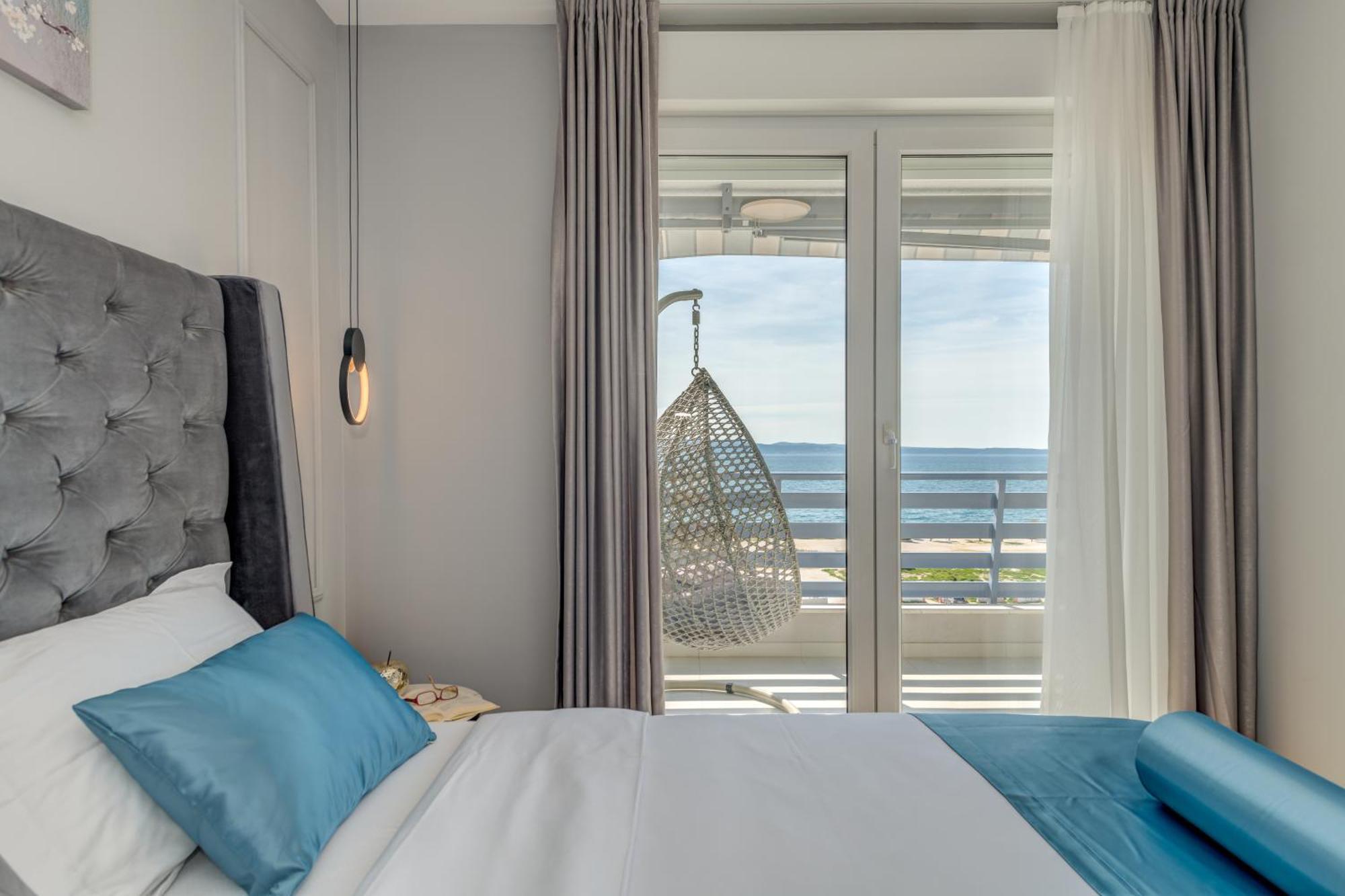 Apartment Beachfront Znjan *