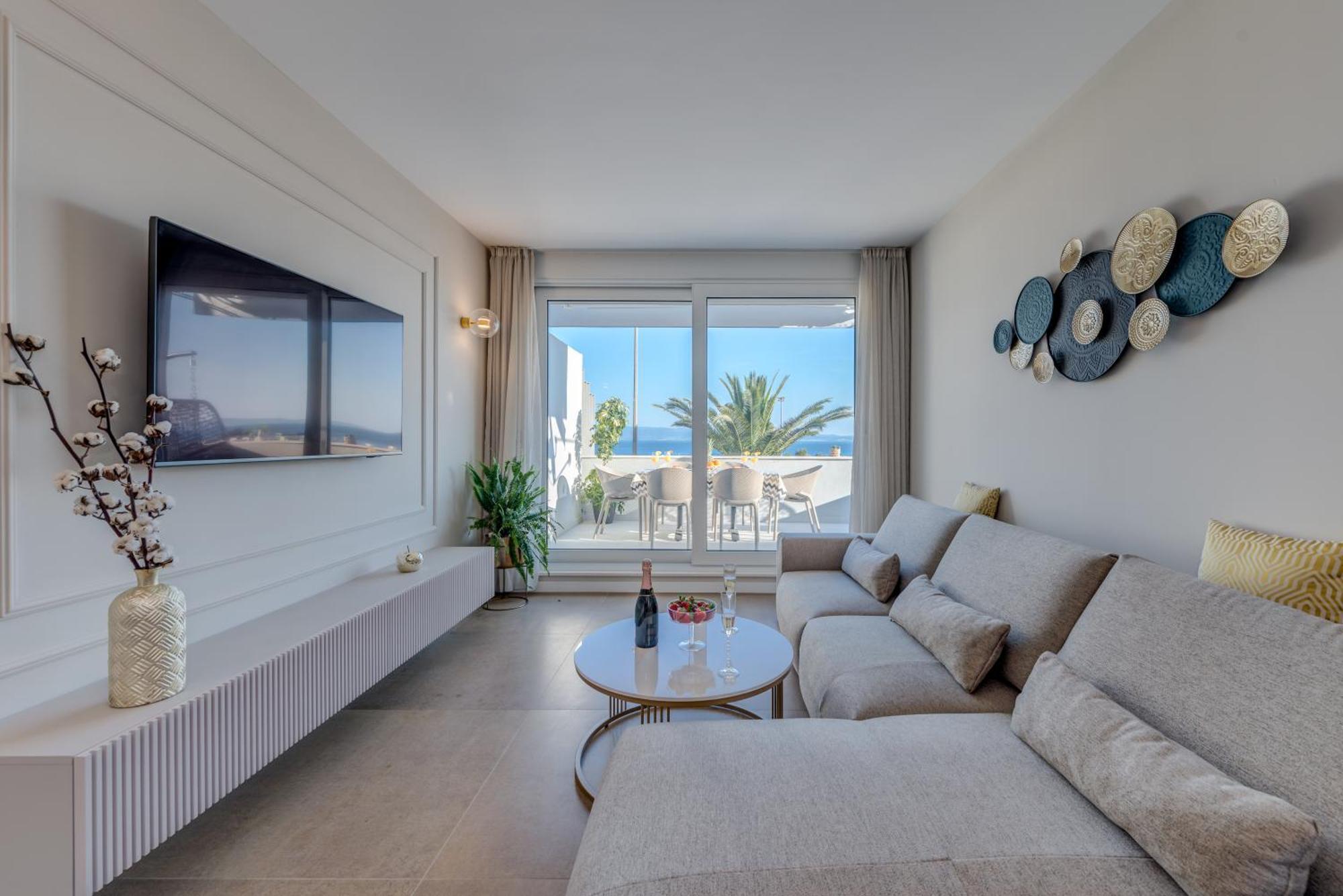 Apartment Beachfront Znjan Split