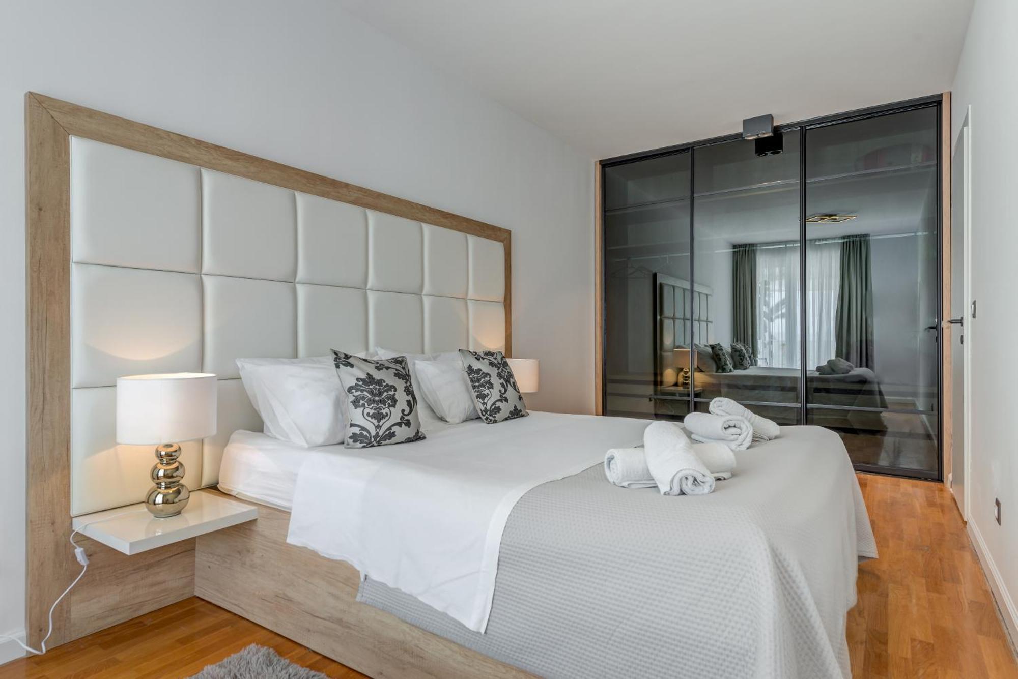 Apartment Beachfront Znjan