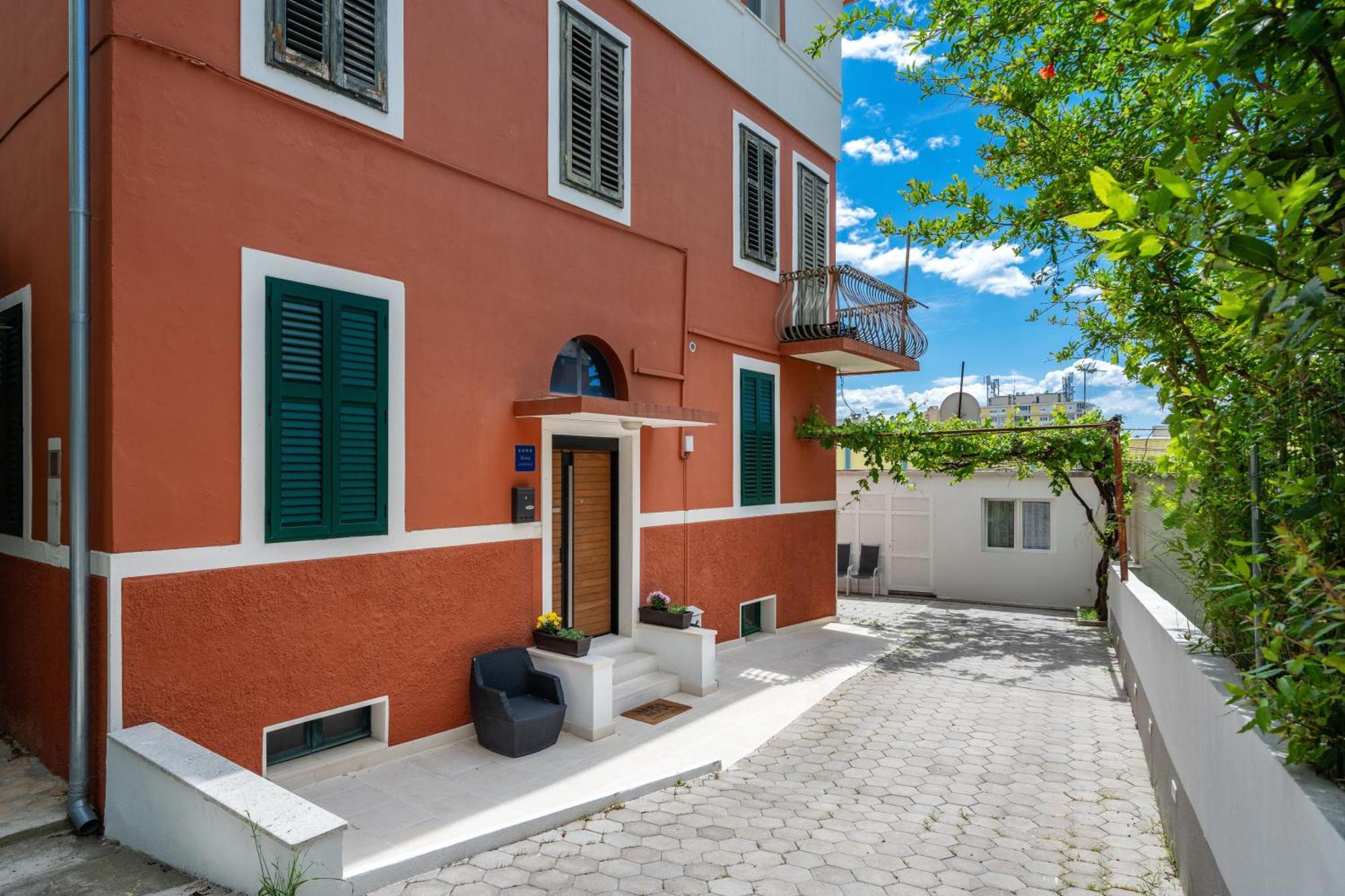 Premium Alba Rosa Apartment *