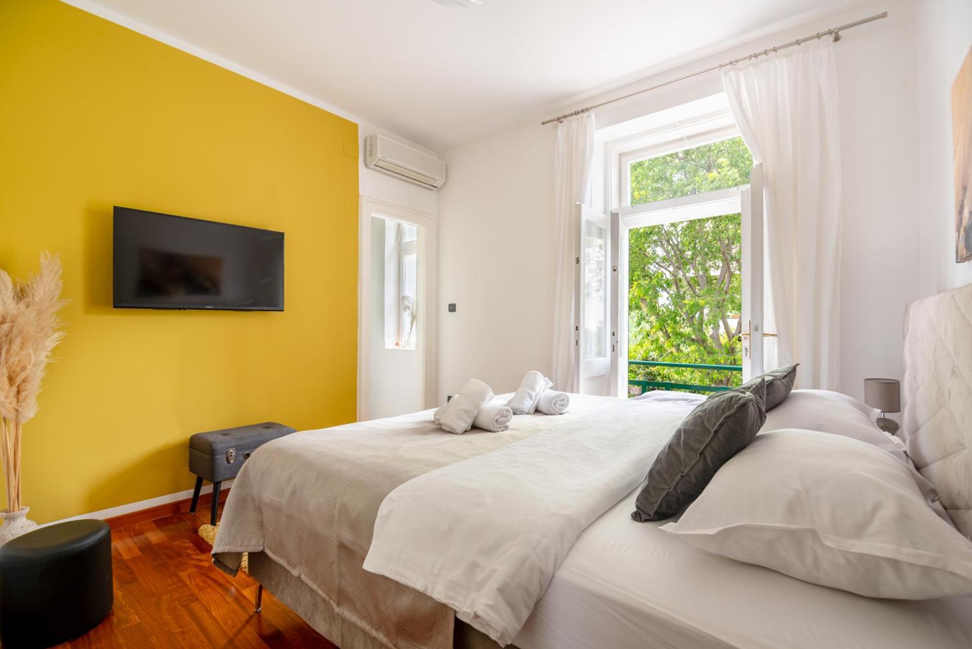 Apartment White House Luxury Split