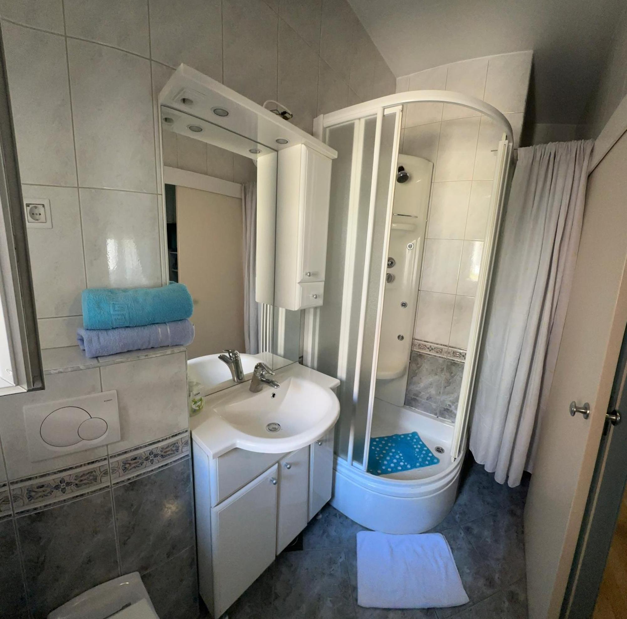 Apartment Vs