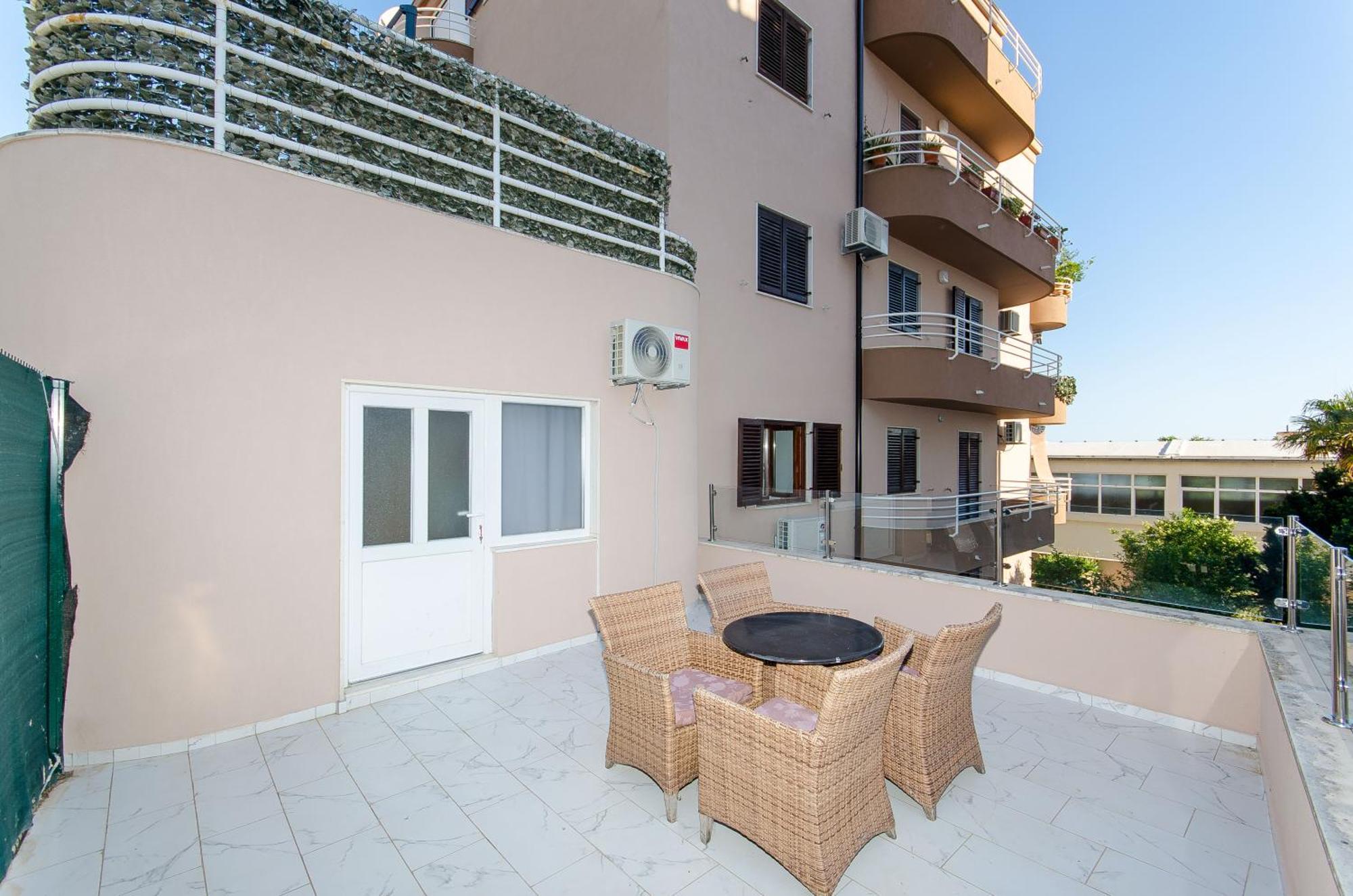 Apartment Beaches & Park Marjan *