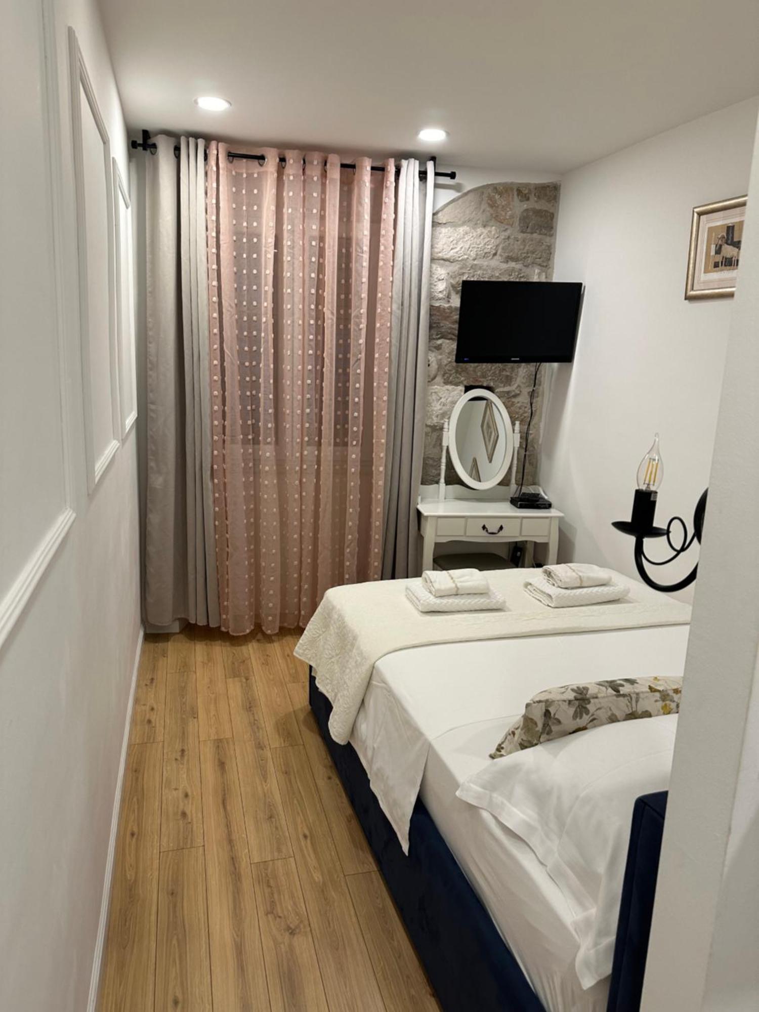 Old Town 2 Apartment Split
