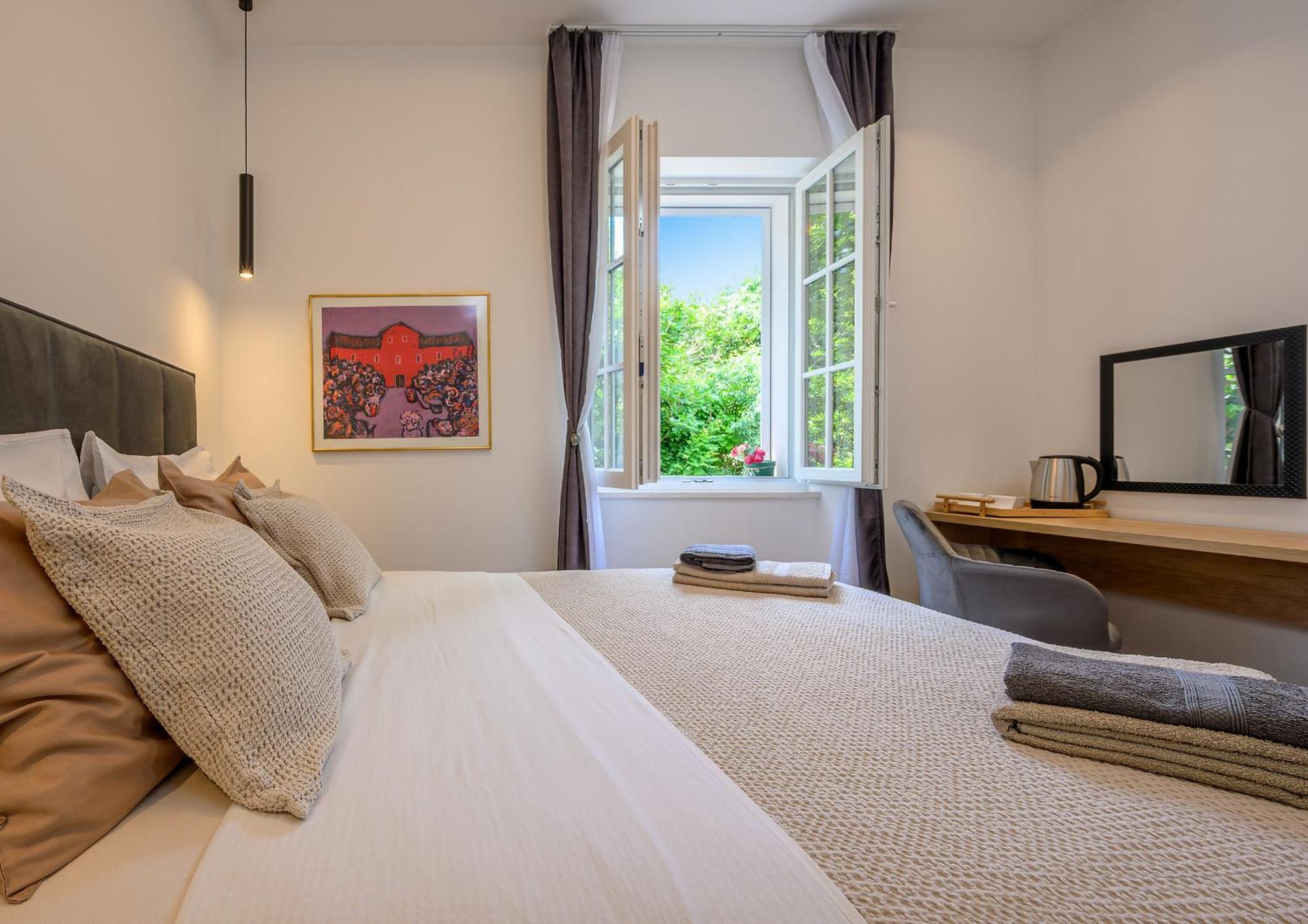 Jupiter Luxury Guest house