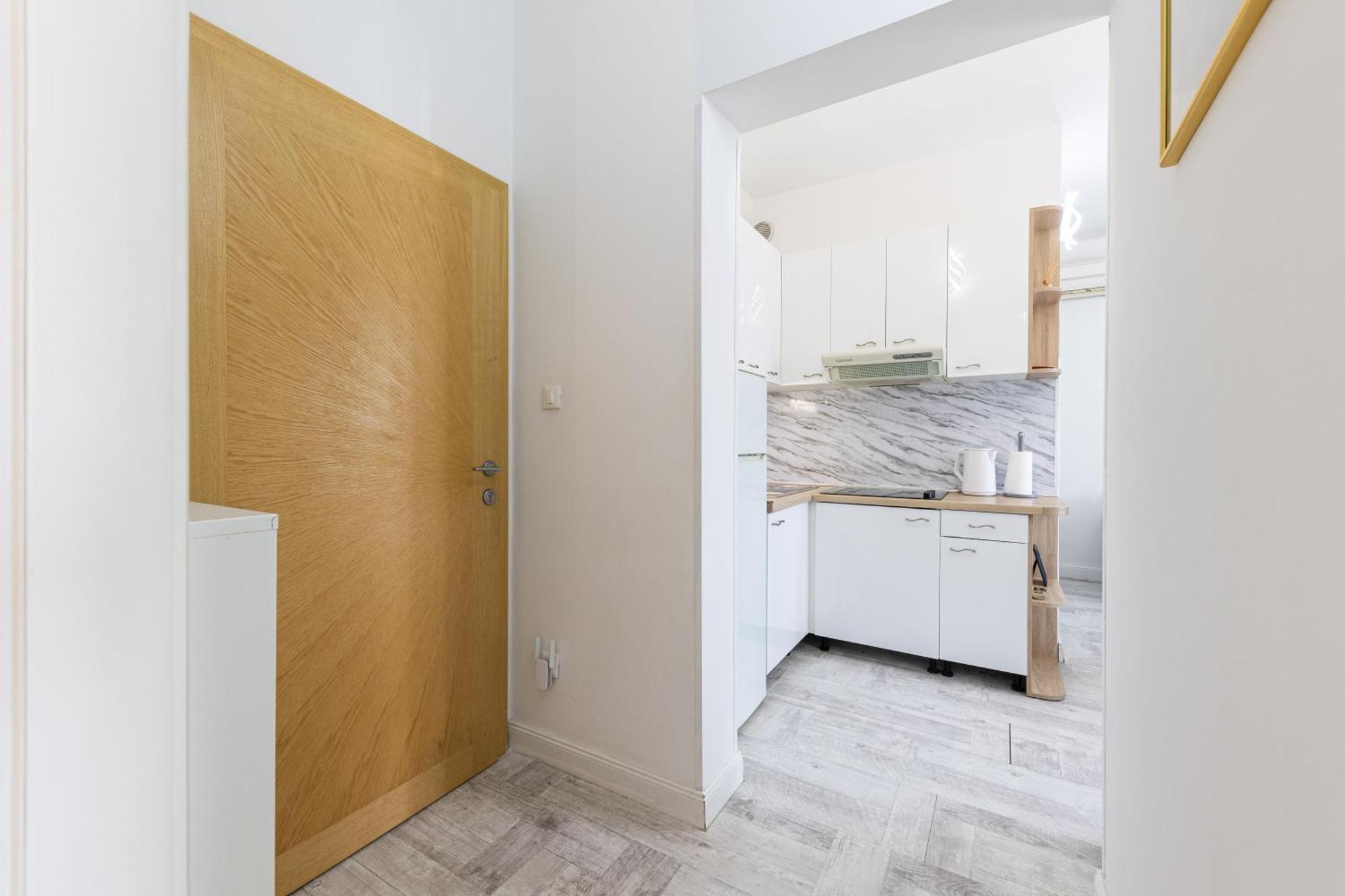 Lions Apartment Split