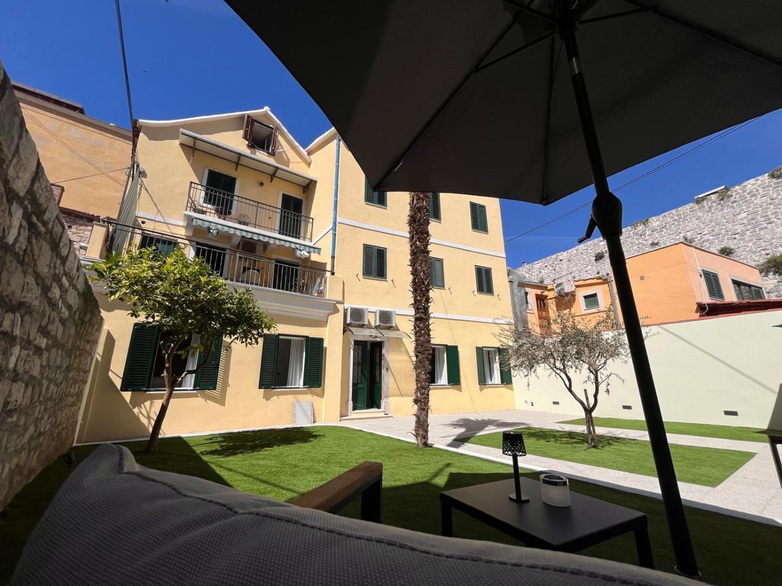 Teuta Garden Luxury Apartment