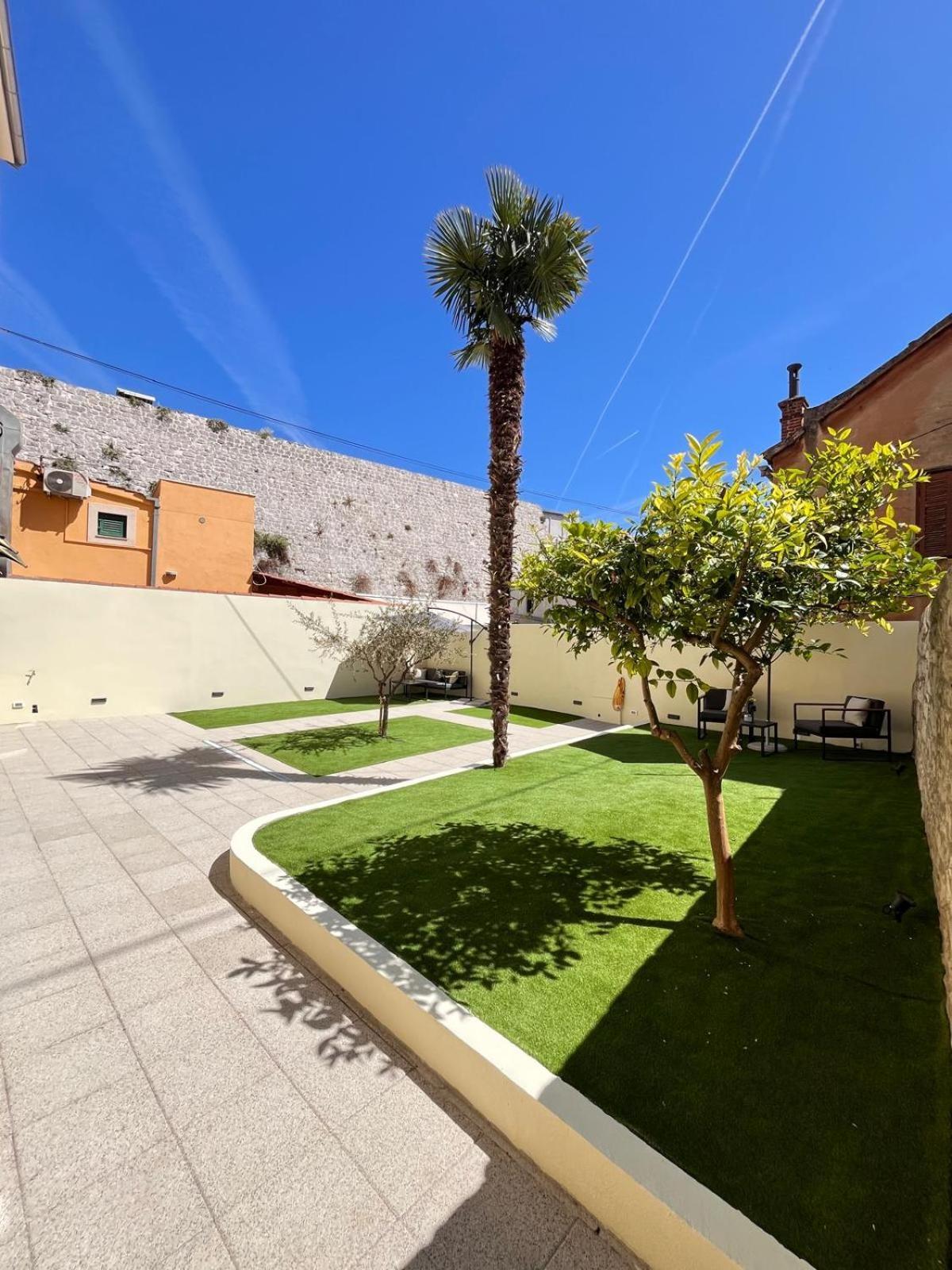 Teuta Garden Luxury Apartment Split
