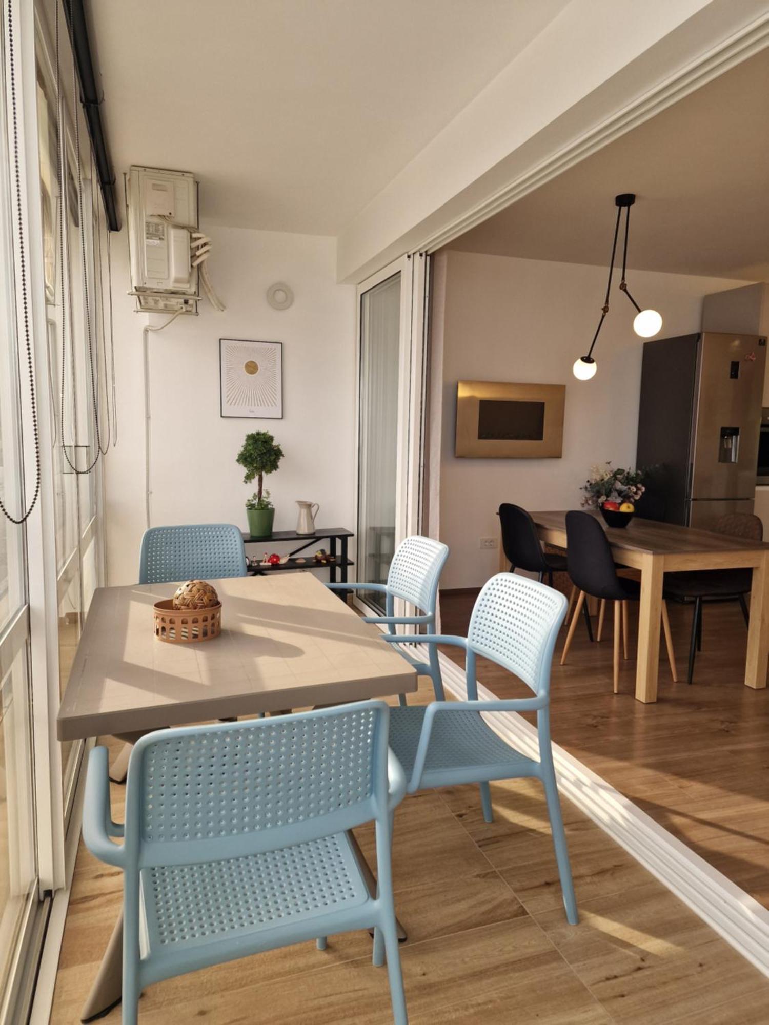 Marinaview City Center Apartment Split