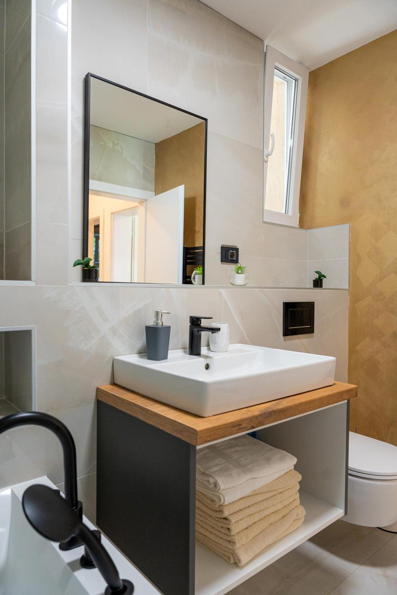 Royal Lux Apartment *