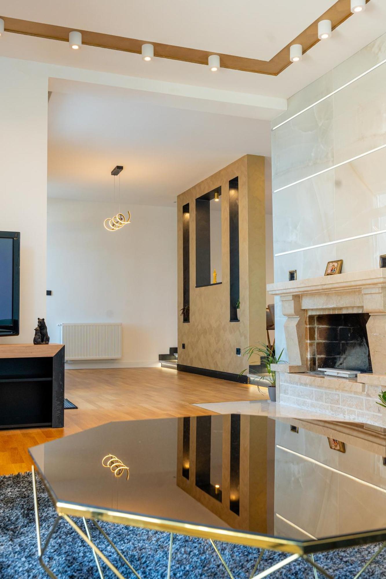 Royal Lux Apartment