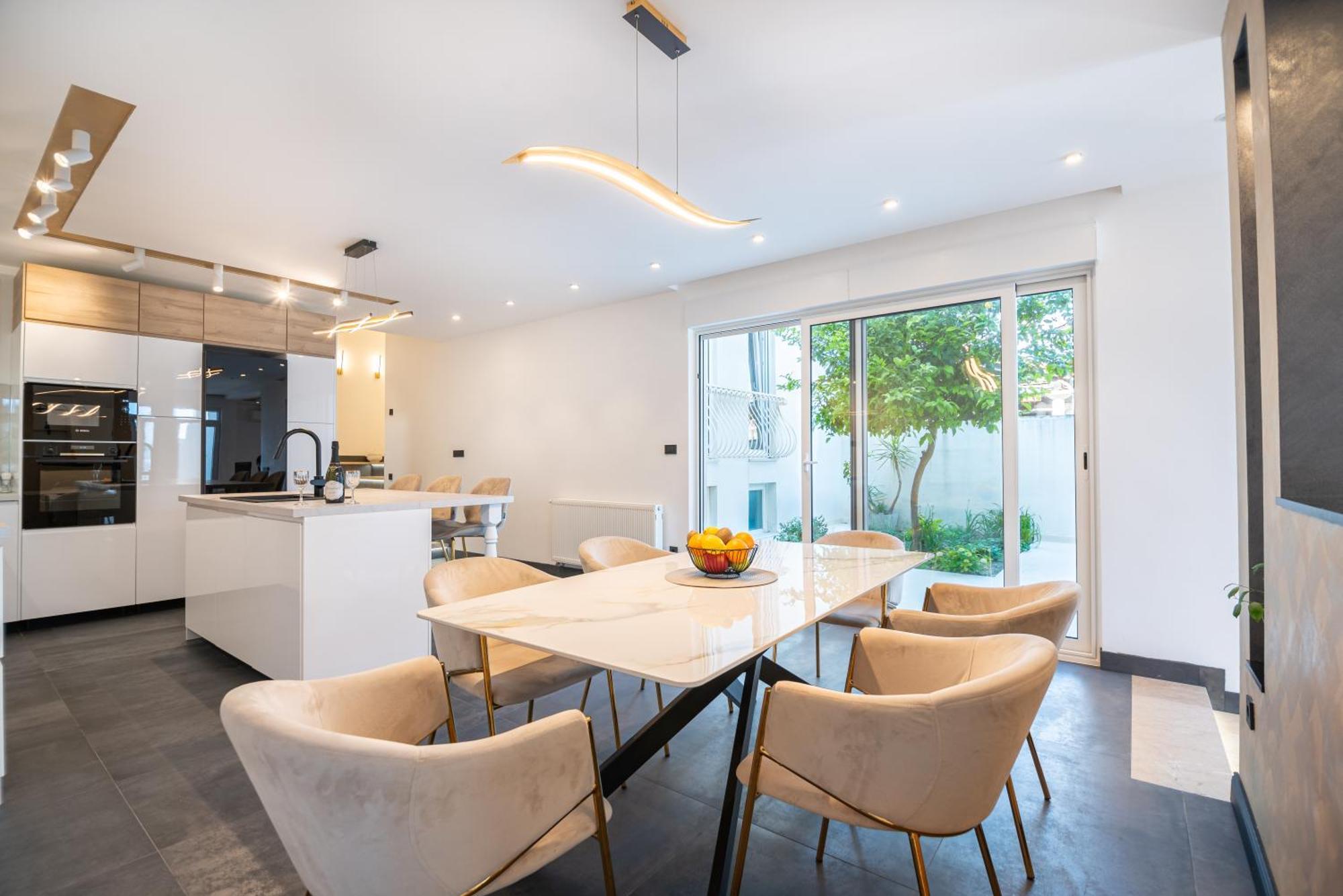 Royal Lux Apartment