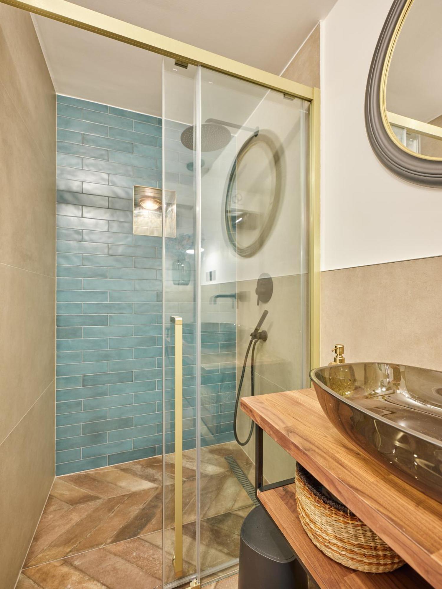 Luxury Beauty * Split