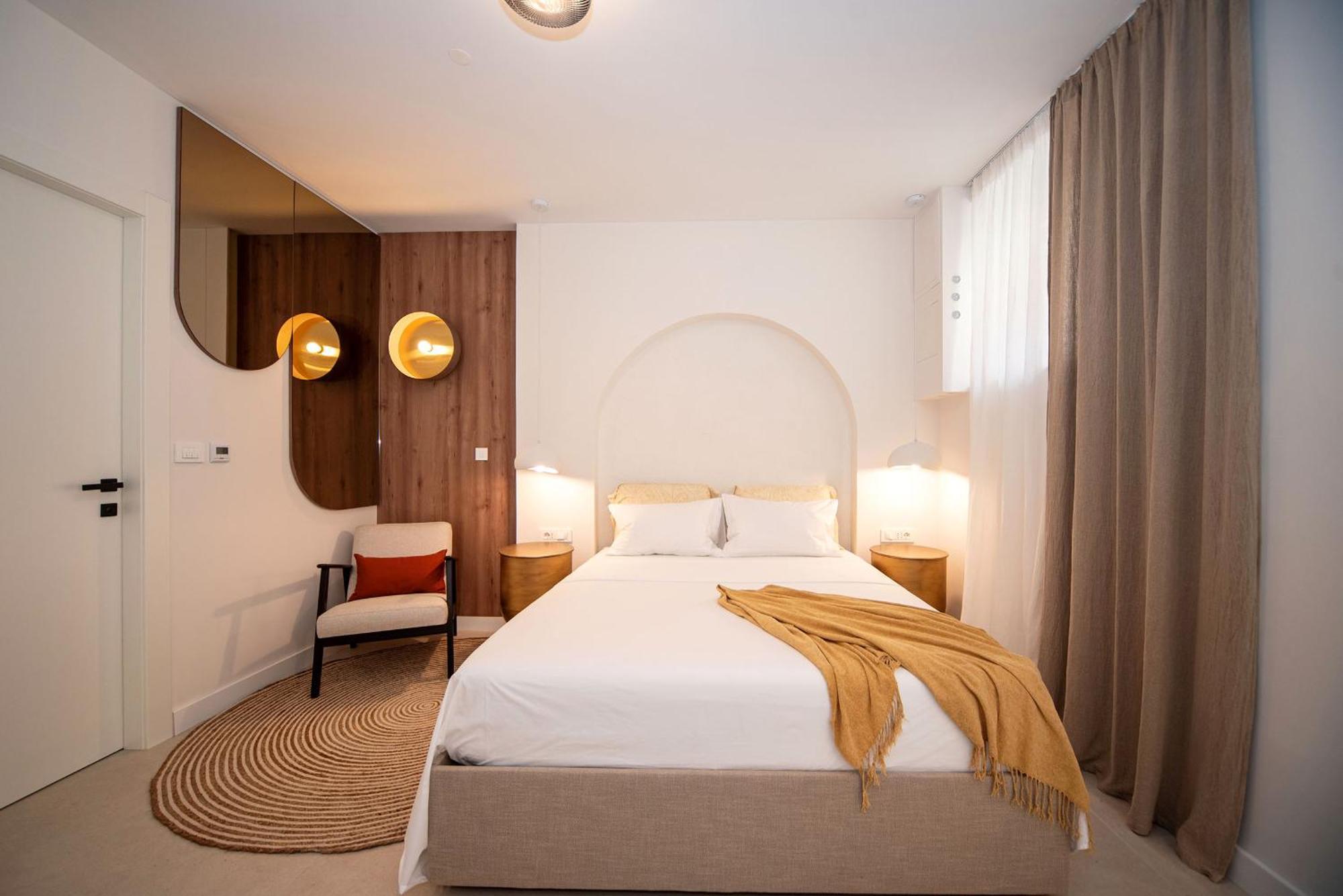 Petite Haven Apartment Split