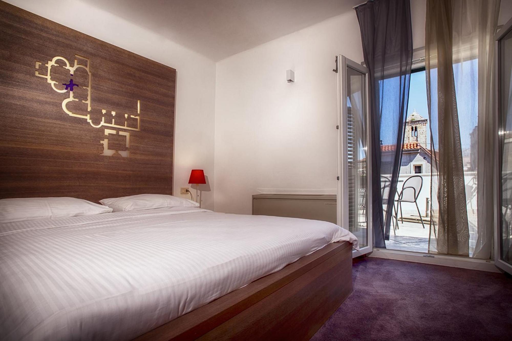 Hotel Slavija Culture Heritage Split