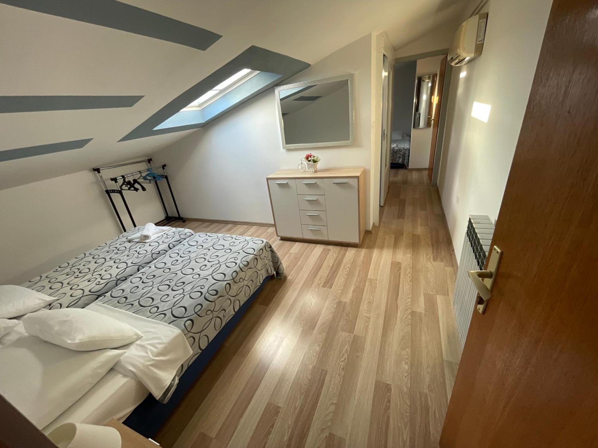 Casa de hóspedes Apartmans And Madunic I 3*