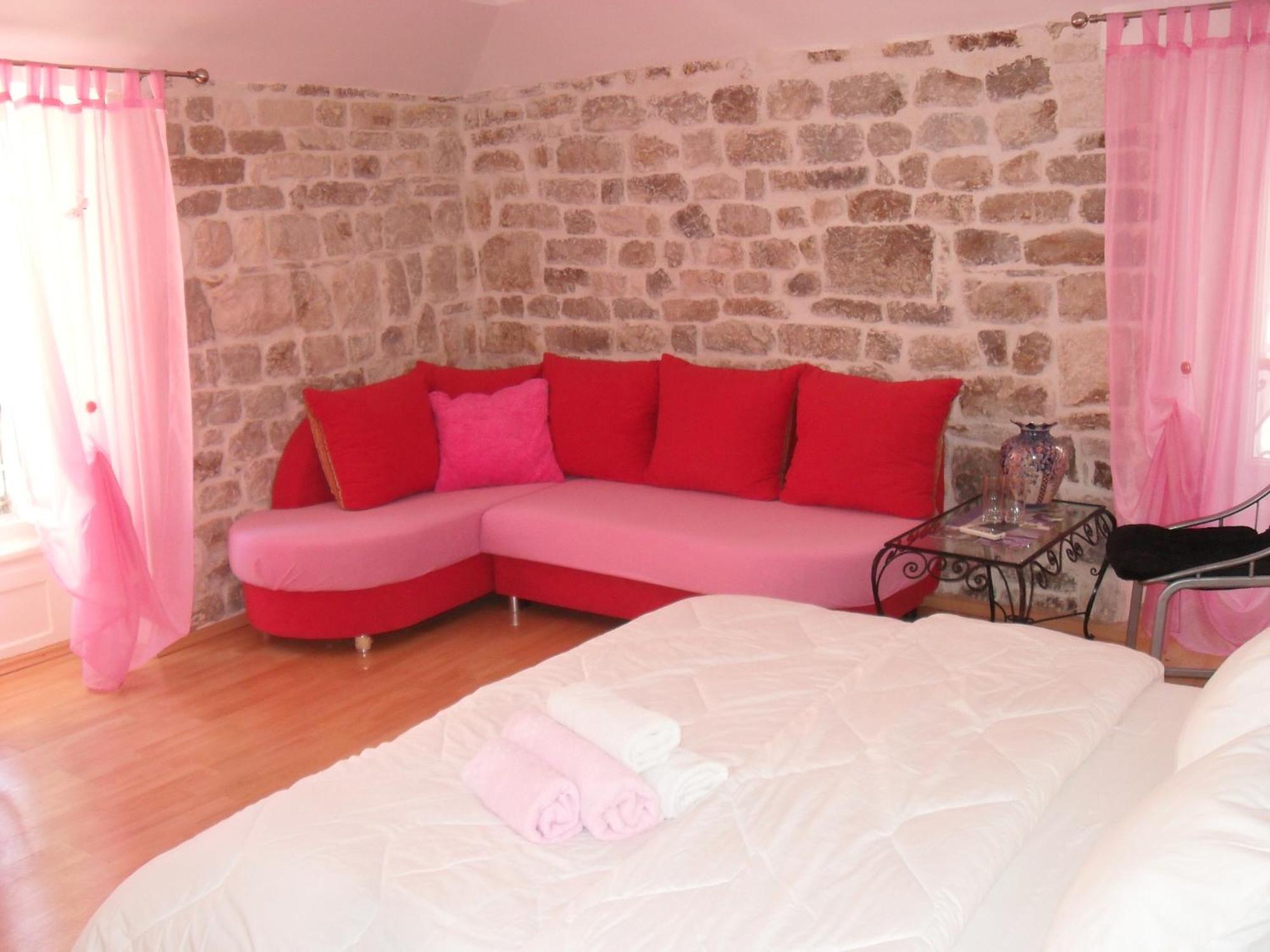 Private In Diocletians Palace *