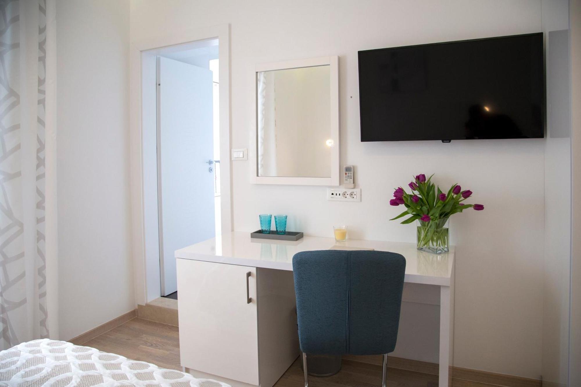 Luxury Skystar-split krevet i doručak 4*