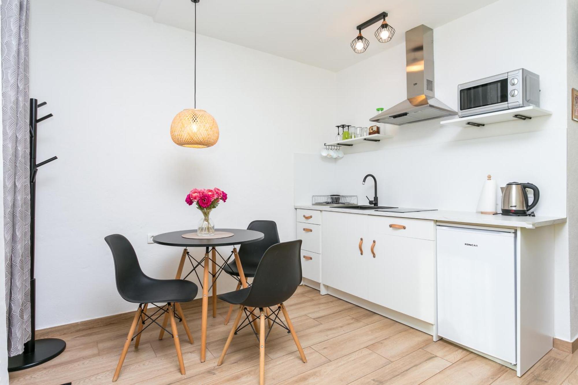 With A Parking Space - 14051 Apartment Split