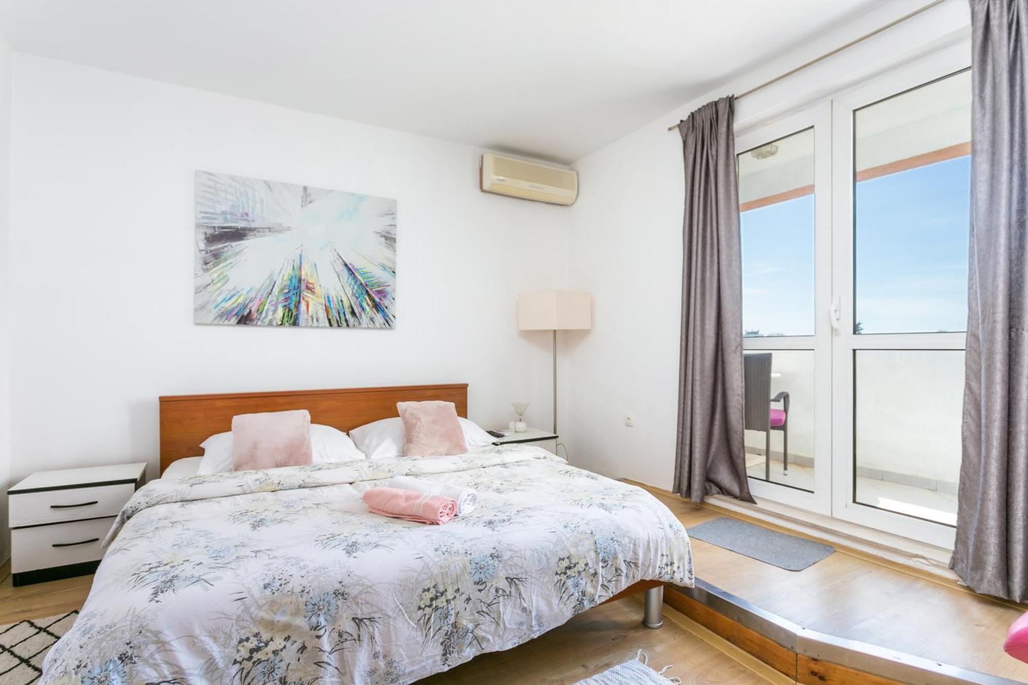 Apartment With A Parking Space - 22909 *