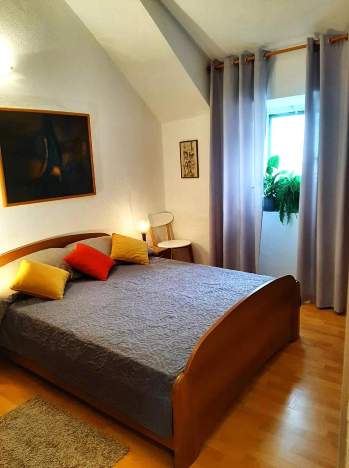 Green Oasis In The Heart Of Apartman
