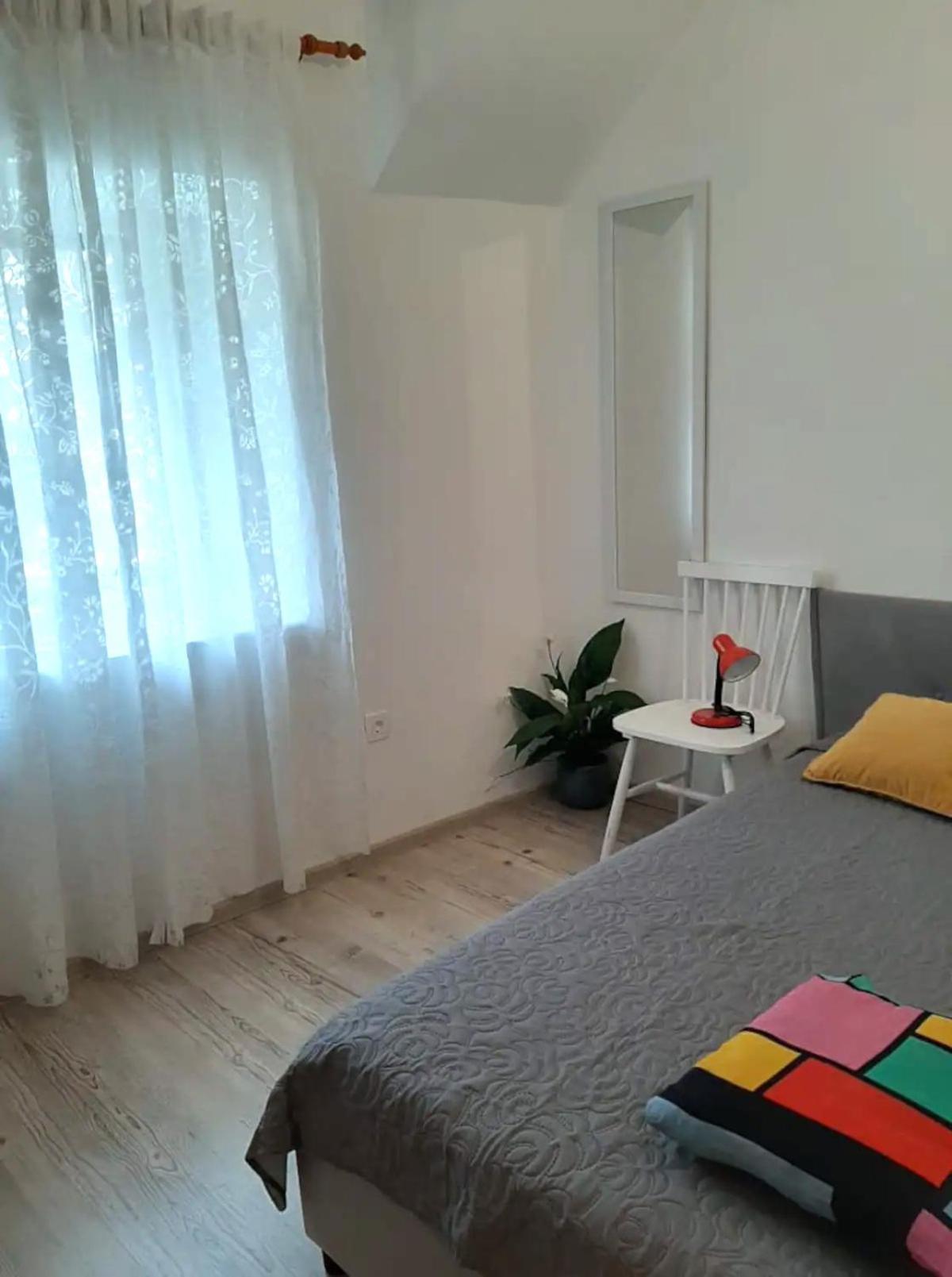 Green Oasis In The Heart Of Apartman