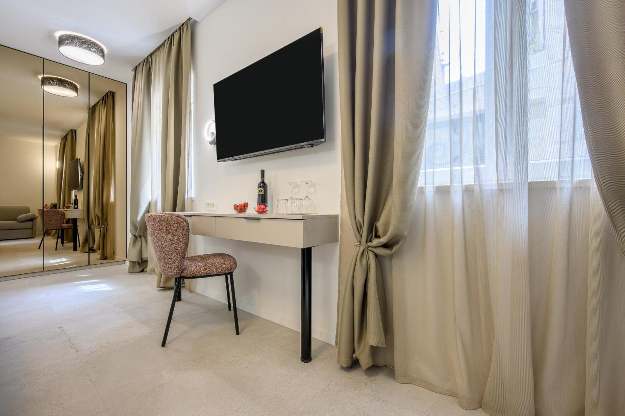 Antique Luxury 4*