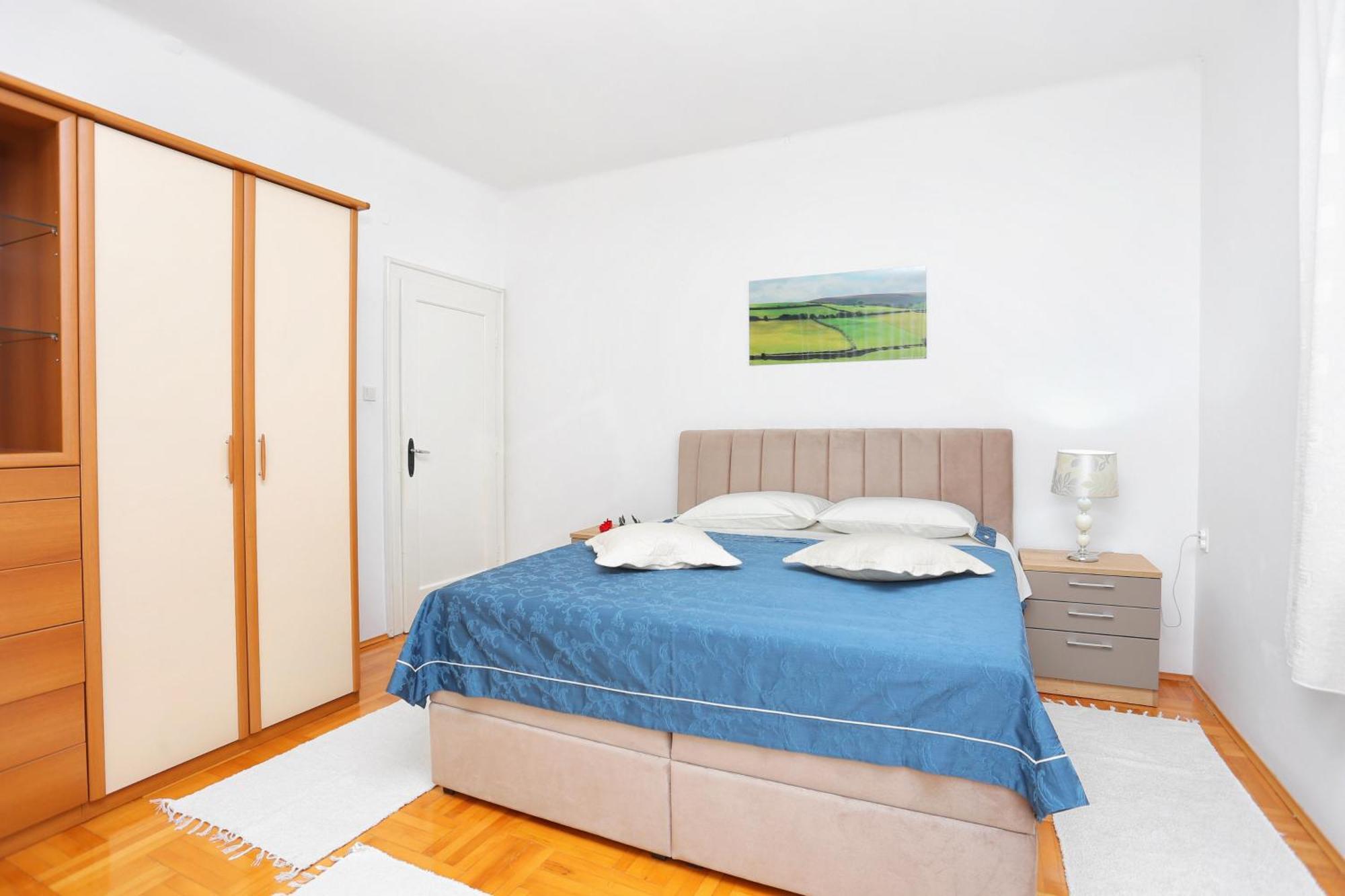 With Wifi - 16420 Apartment Split