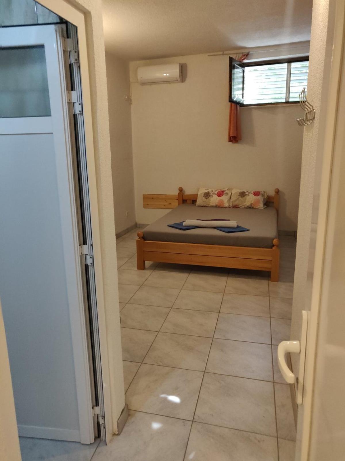 Rooms- Denis