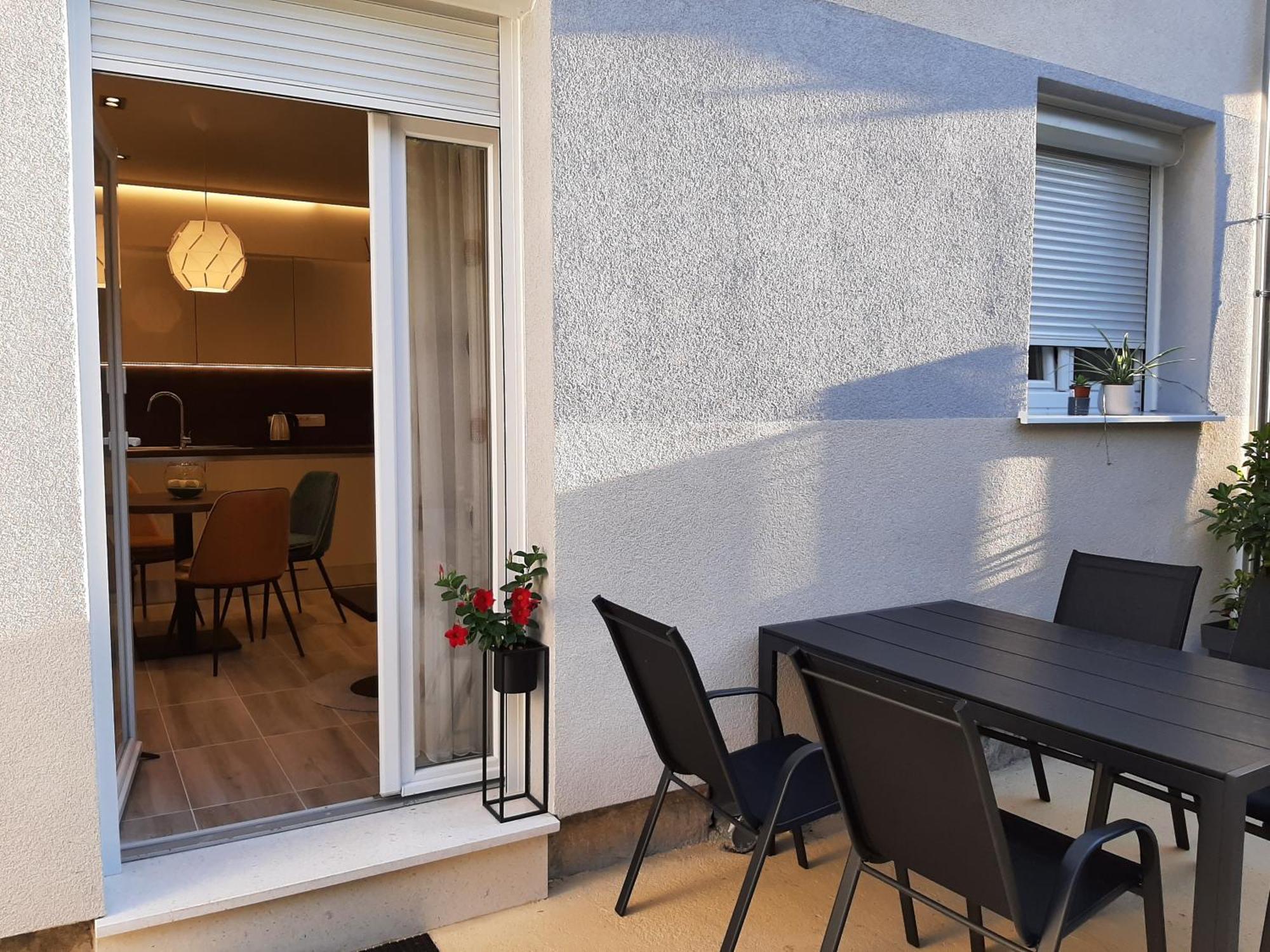 Perimar Luxury And Center Split