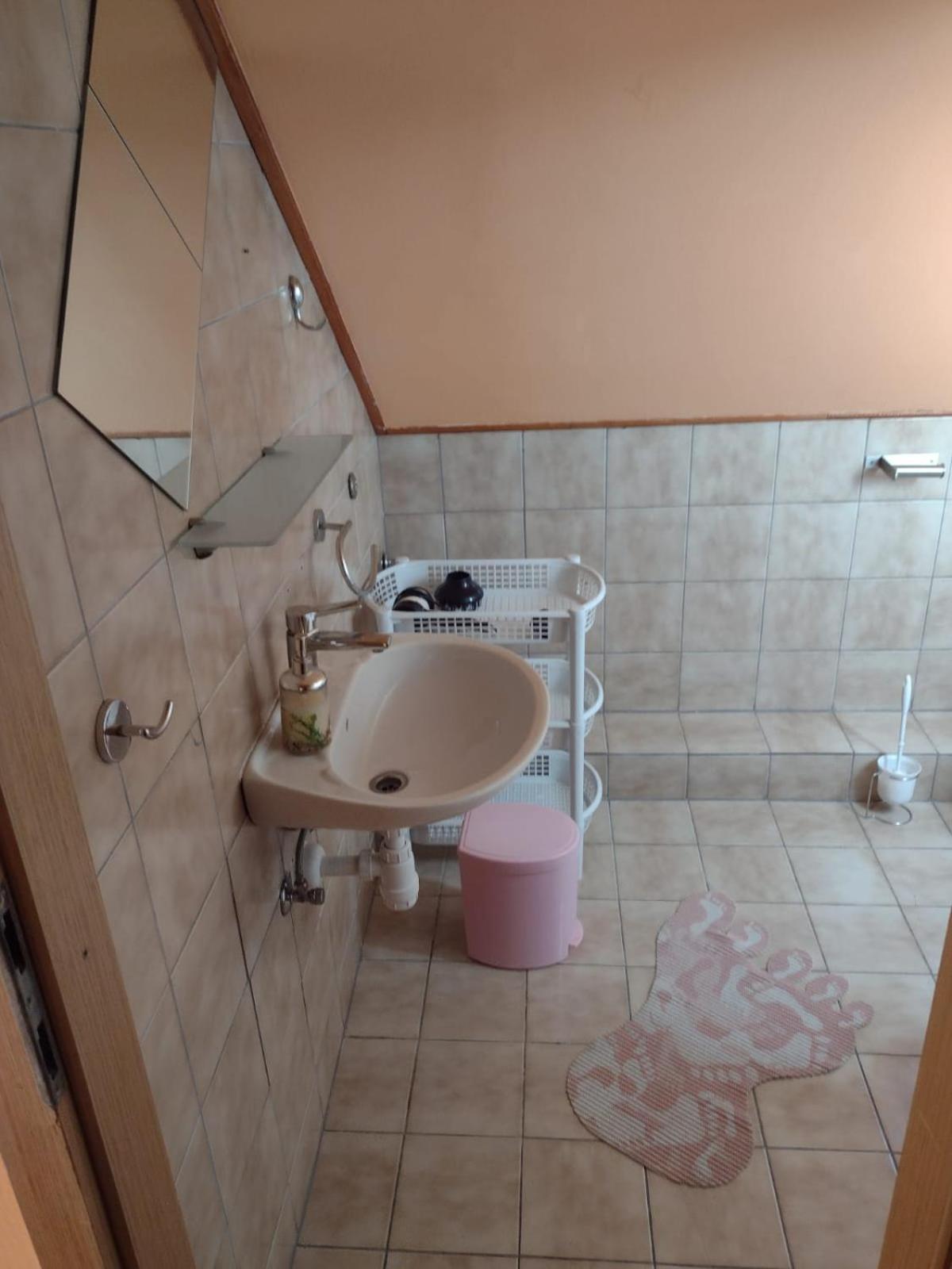 Eliana Apartman *