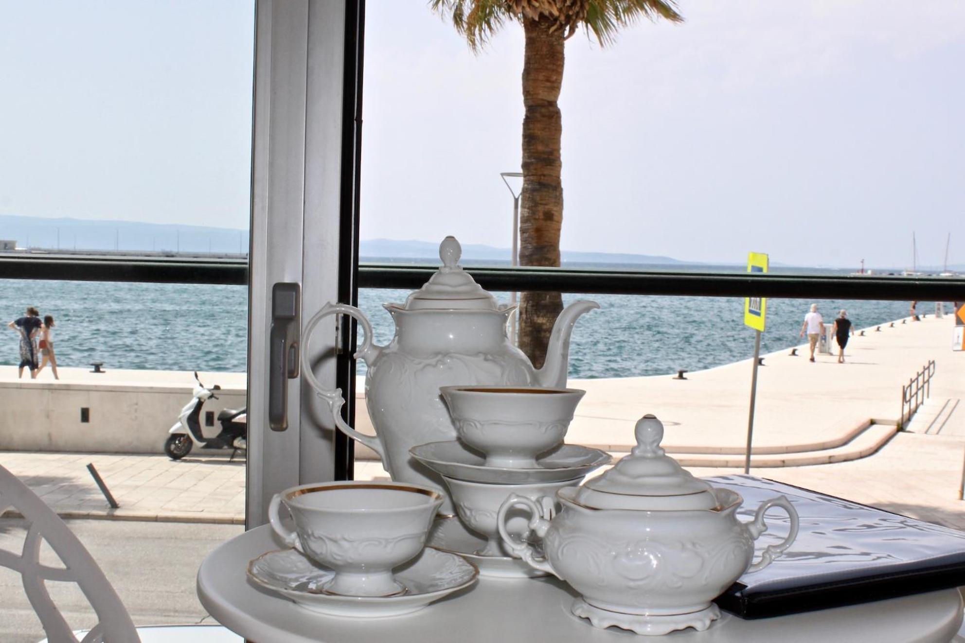 Galeria Valeria Seaside Downtown - Mag Quaint & Elegant Boutique