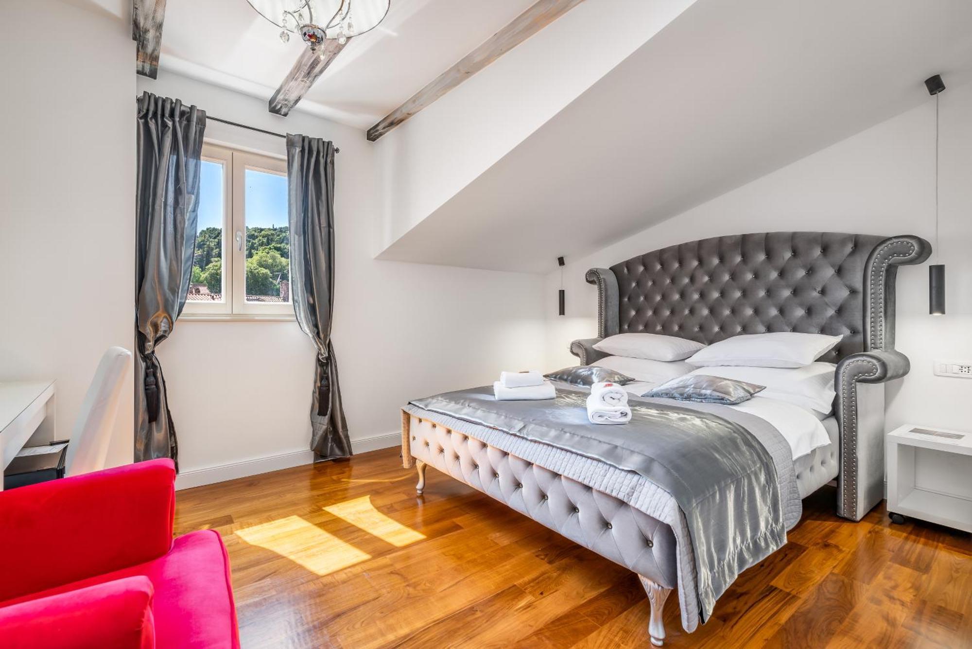 Hotel Galeria Valeria Seaside Downtown - Mag Quaint & Elegant Boutique