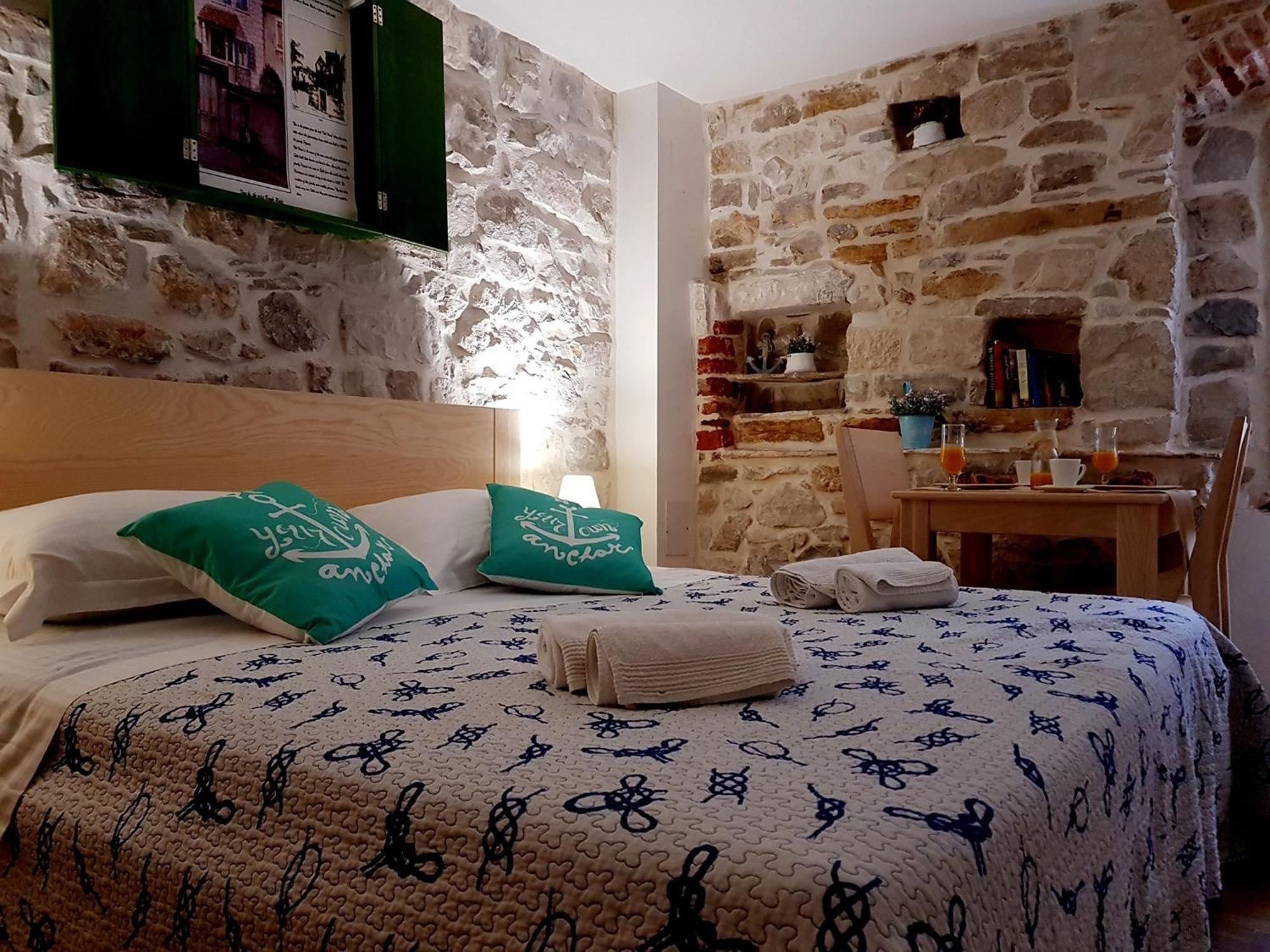 Villa Nautica Stone House Apartment Split