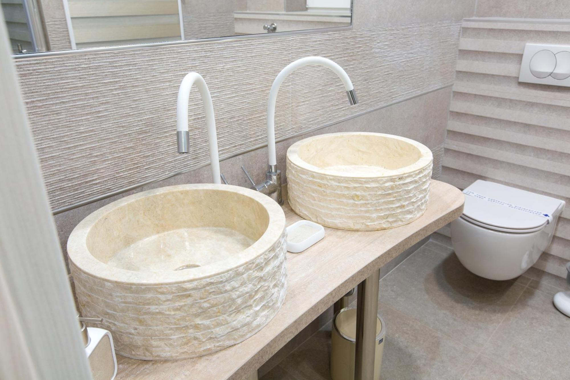 Domina Apartman *
