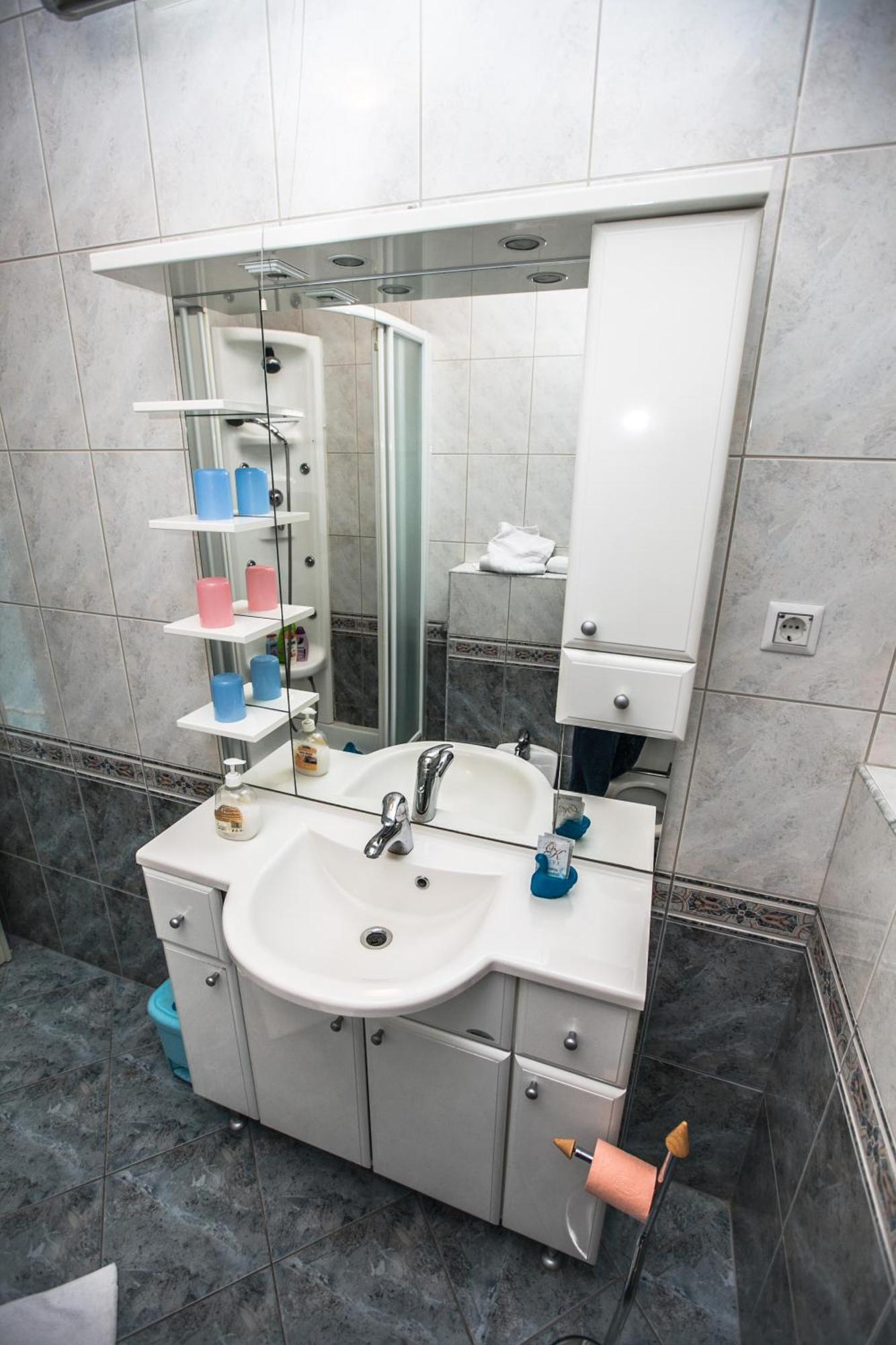 Guesthouse Rooms Split krevet i doručak