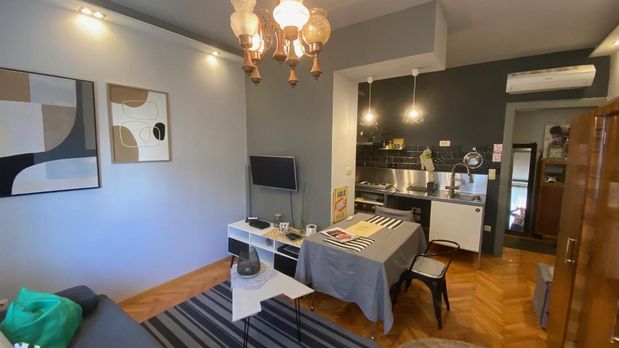 Shades Of Grey Apartment *
