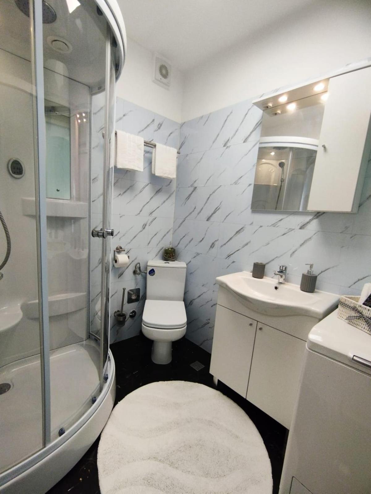 Bella Vista - Cozy With Easy Check-in And Free Parking *