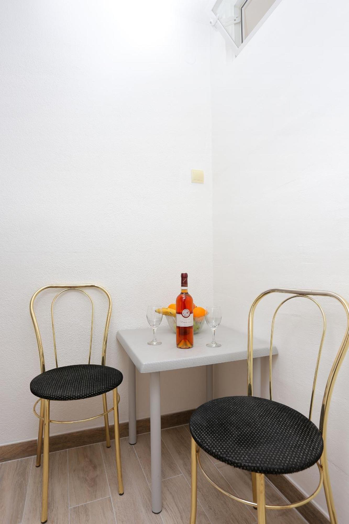Family Friendly With A Swimming Pool - 21026 Apartamento Split