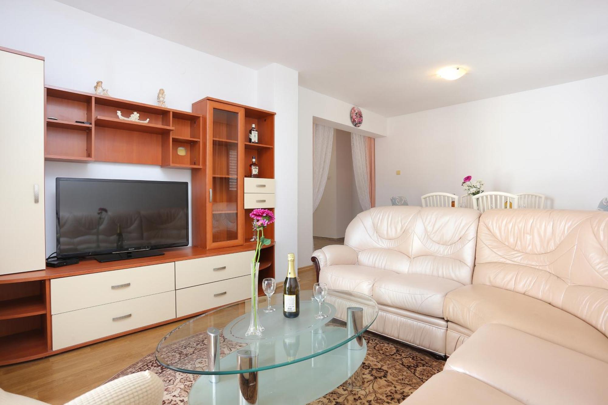Apartamento Family Friendly With A Swimming Pool - 21026 *