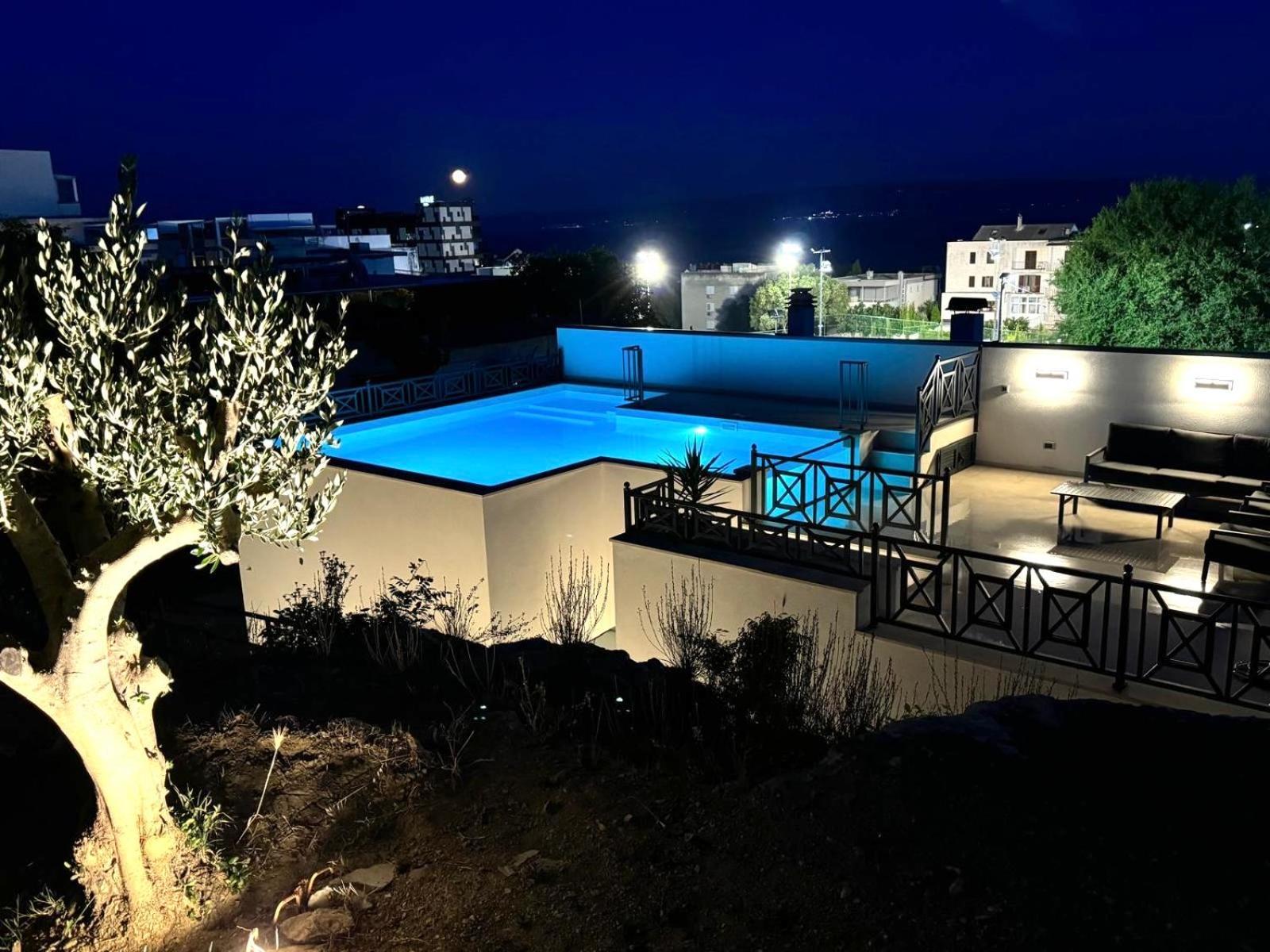 Villa Luxury House Prestige - *