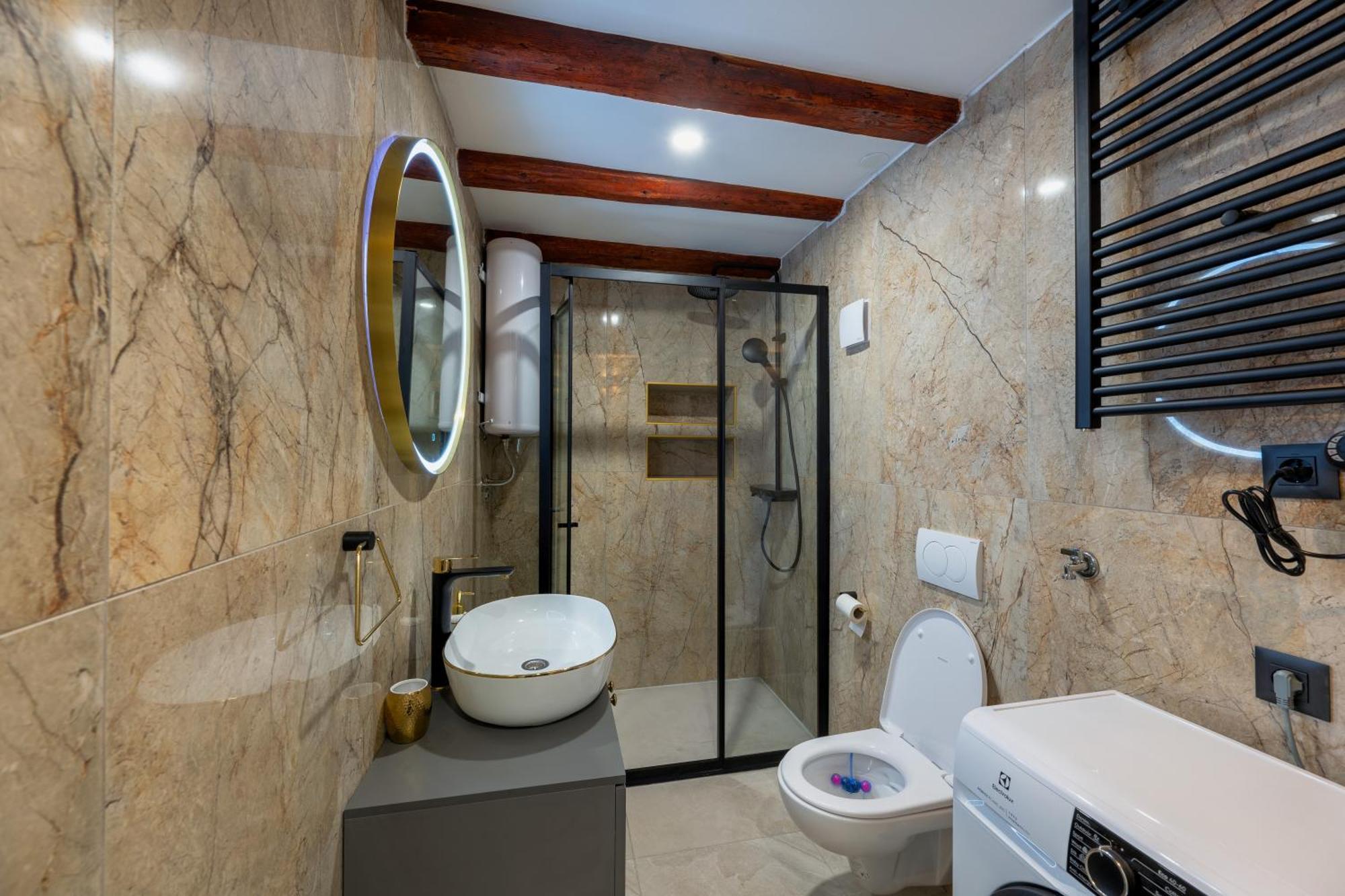 Bernard Deluxe Renovated Peaceful Old Town Gem Apartment *