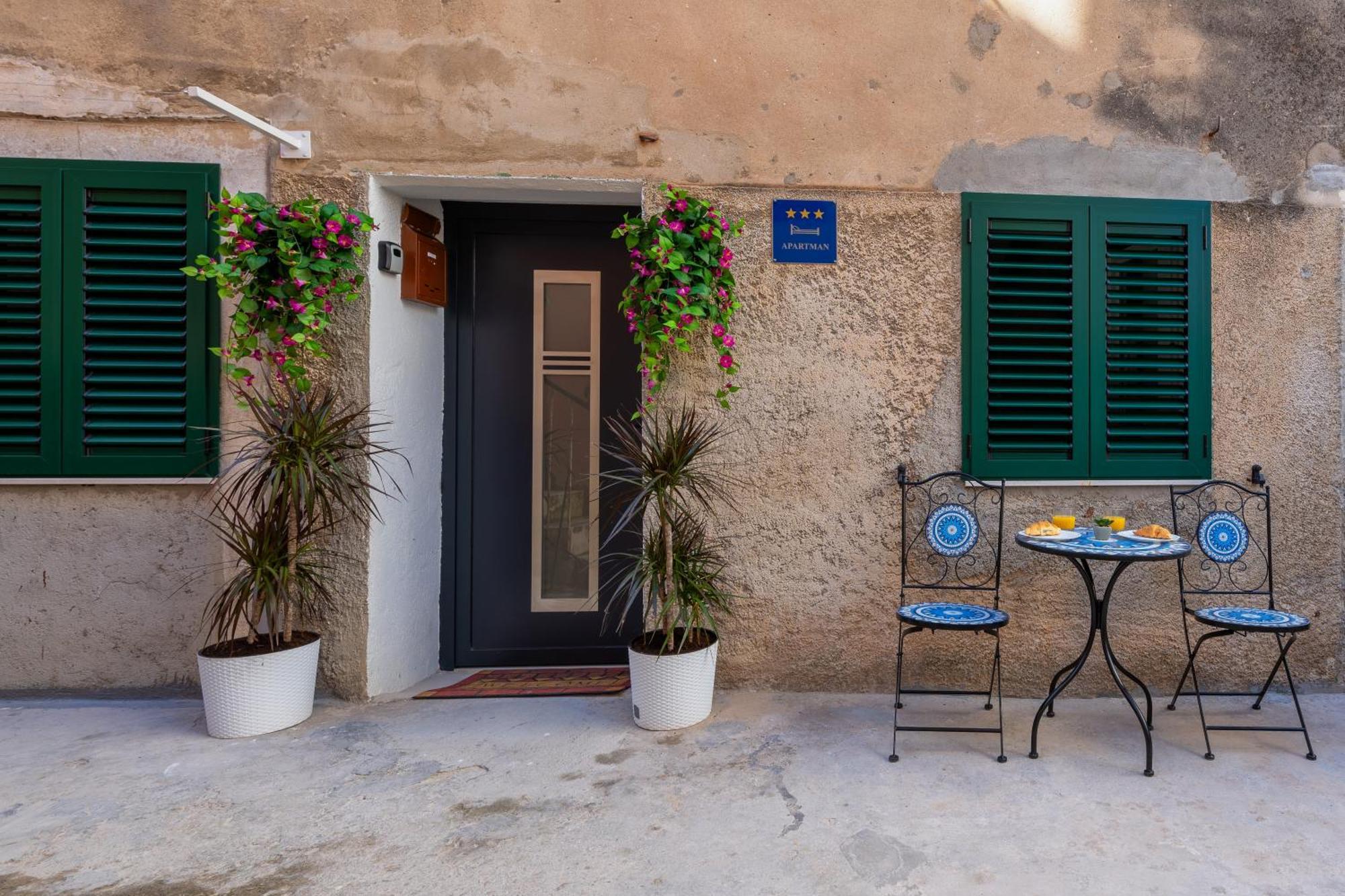 Bernard Deluxe Renovated Peaceful Old Town Gem Apartment