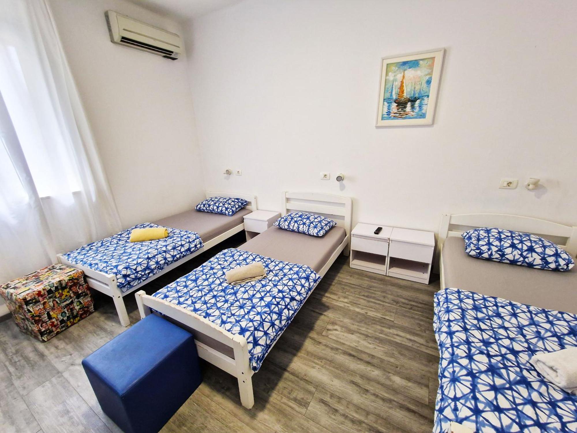Croparadise Hostel *