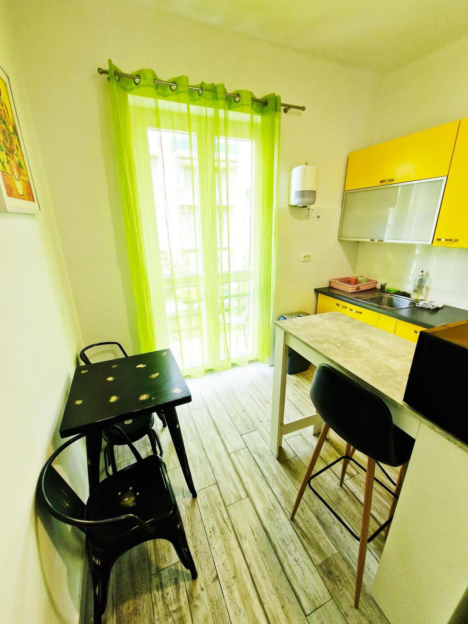 Croparadise Hostel *