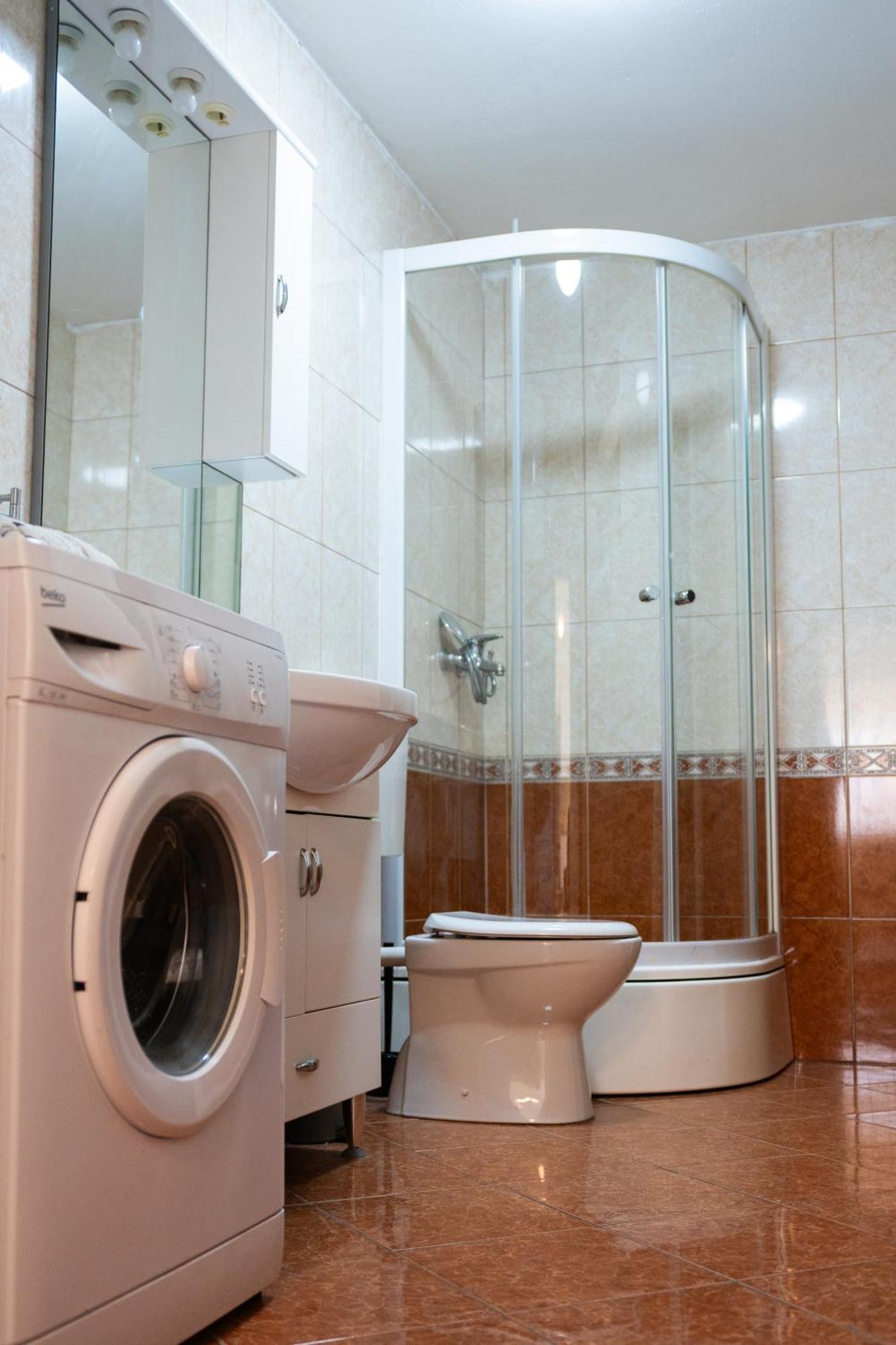 Apartments & Rooms Toni 3* Split