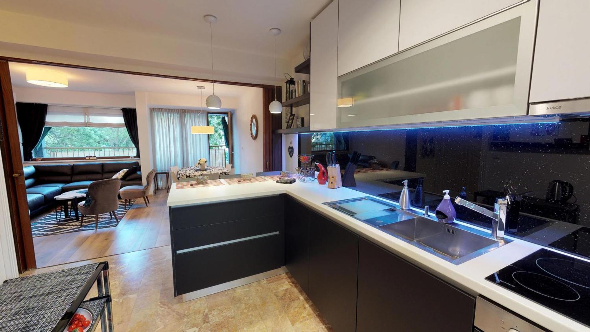 Apartment 17 Ljubav Place Split